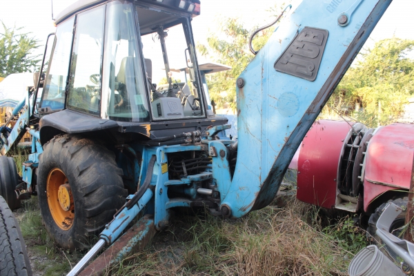 ขายรถหน้าตักหลังขุด JCB: รุ่น 217 มือสองญี่ปุ่น ราคา 720,000 ขายรถหน้าตักหลังขุด JCB: รุ่น 217 มือสองญี่ปุ่น ราคา 720,000