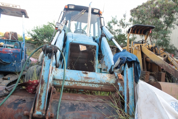 ขายรถหน้าตักหลังขุด JCB: รุ่น 217 มือสองญี่ปุ่น ราคา 720,000 ขายรถหน้าตักหลังขุด JCB: รุ่น 217 มือสองญี่ปุ่น ราคา 720,000