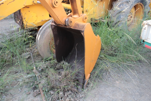 ขายแบคโฮ MITSUBISHI PC40 4สูบ ราคา 210,000บาท