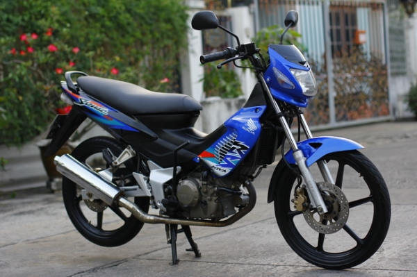 โซนิคเดิมๆ สีน้ำเงิน รถมือเดียว