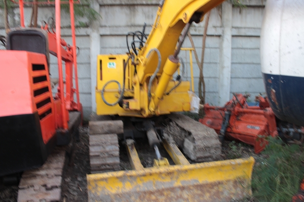 ขายแบคโฮ HITACHI: UH-M11 (PC 30) ราคา 198,000บาท ขายแบคโฮ HITACHI: UH-M11 (PC 30) ราคา 198,000บาท