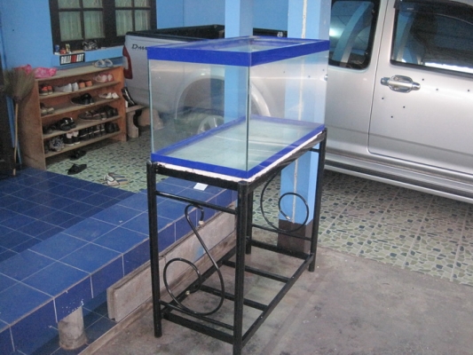ขายตู้ปลาโล่ง 36นิ้วพร้อมที่รองขาตั้ง