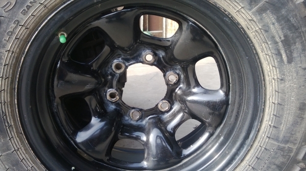 ขายยางตะขาบสวยๆ 1ชุด/4เส้น ราคา8600 บาท 0817400202