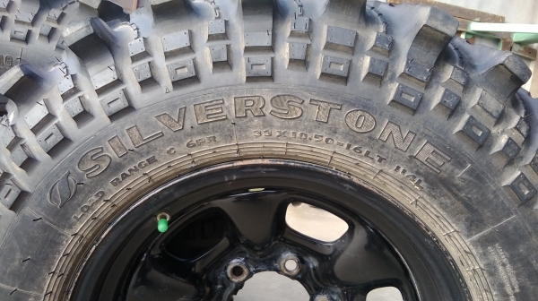 ขายยางตะขาบสวยๆ 1ชุด/4เส้น ราคา8600 บาท 0817400202