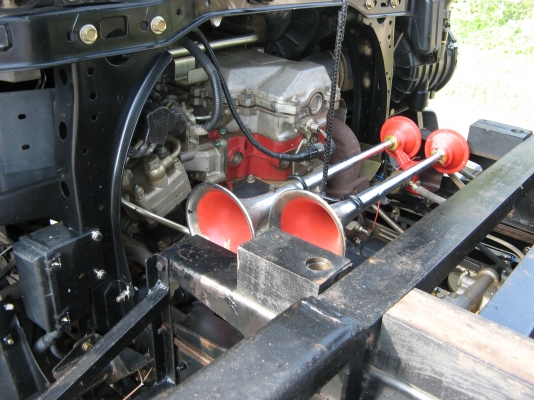 ขาย 6ล้อดัมพ์ ฮีโน่ เมก้า 175 แรง ยาว 4.00  ปี 2008  สภาพสวยเดิมเครื่องดี พร้อมใช้งาน ชมก่อนได้ครับ สนใจติดต่อ 081-9425443