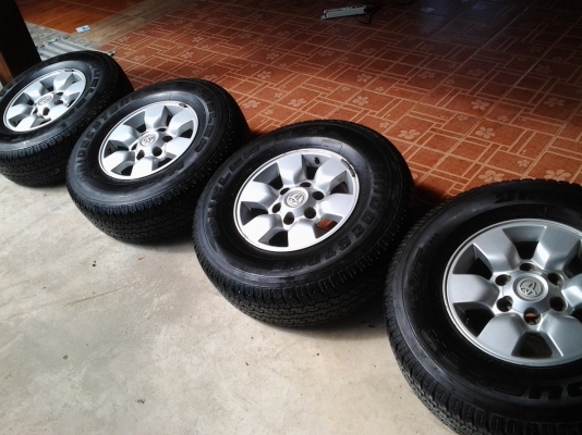 ขายแม็กvigo ขอบ 15  พร้อมยาง ปี 2011