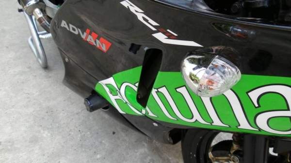 ต้ำพระราม2 ขาย suzuki gsxr400แต่งแฟริ่งสนาม  ทะเบียนแท้ภาษี57(รับ-แลก-เทิร์นทุกรุ่น)