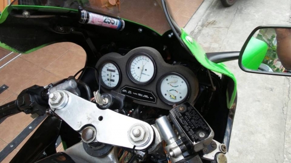 ต้ำพระราม2 ขาย suzuki gsxr400แต่งแฟริ่งสนาม  ทะเบียนแท้ภาษี57(รับ-แลก-เทิร์นทุกรุ่น)