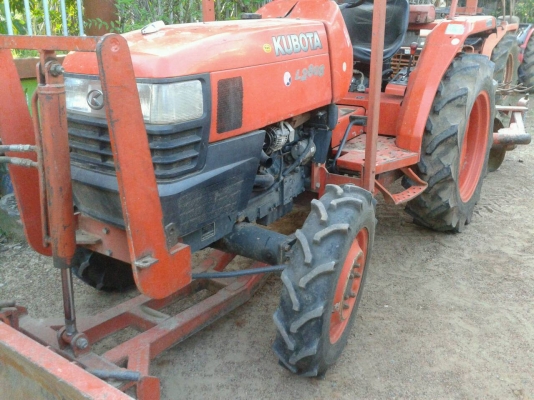 ขายรถไถ KUBOTA L2808 2เพลา พร้อมดันหน้า ผาน5 ทะเบีียนพร้อมโอน