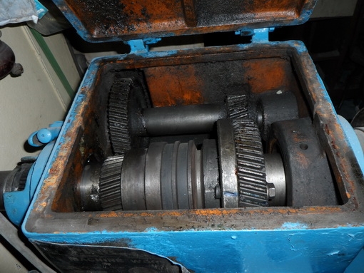 ขายครับขายเครื่องกลึงขนาด 5 ฟุต 2 เพลา เกียร์กระตุก ไต้หวัน สภาพพร้อมใช้ ไฟ 380V