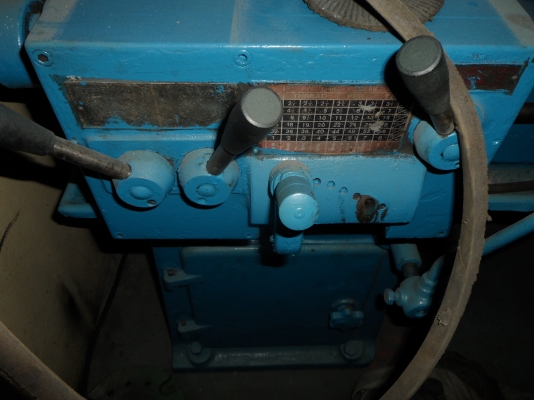 ขายครับขายเครื่องกลึงขนาด 5 ฟุต 2 เพลา เกียร์กระตุก ไต้หวัน สภาพพร้อมใช้ ไฟ 380V