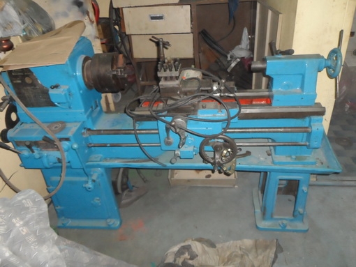 ขายครับขายเครื่องกลึงขนาด 5 ฟุต 2 เพลา เกียร์กระตุก ไต้หวัน สภาพพร้อมใช้ ไฟ 380V