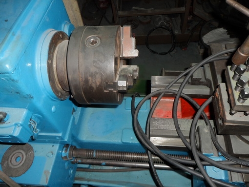 ขายครับขายเครื่องกลึงขนาด 5 ฟุต 2 เพลา เกียร์กระตุก ไต้หวัน สภาพพร้อมใช้ ไฟ 380V