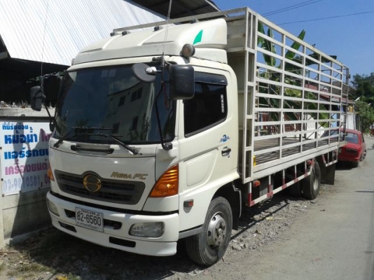 รถ 4 ล้อ Hino ปี 47 มีคอก รุ่น FC4JJPA ราคา 755,000 บ.