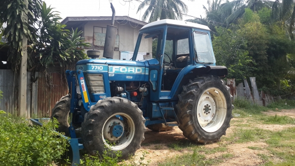 ขายรถไถ FORD 7710 ตู้แอร์ติดฟิล์มแอร์เย็นเจี๊ยบ !! พร้อมใบดันหน้า โทร.087-1705164,085-9339361