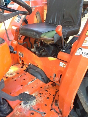 มาแลัวจ้าคูโบต้าL4508มีดันหน้าสภาพเดิมๆรถไร่คับยางดีสี่เส้นคับ พร้อมยางหน้าใหม่หม้อแบตใหม่หลังคาใหม่เบาะใหม่คับ