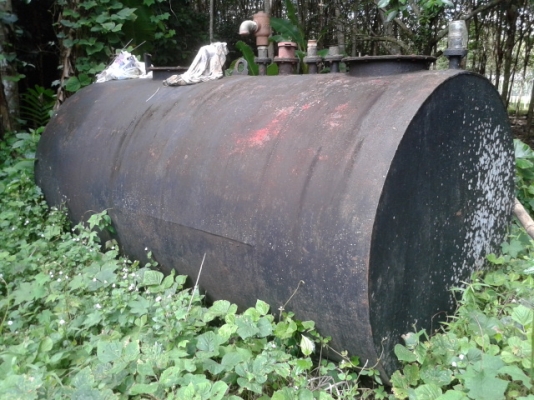 ถังน้ำมัน พร้อมใช้งาน บรรจุ  5000  ลิตร  2 ช่อง คะ  ราคาถูกๆ