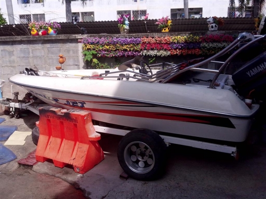 ขายเรือสปีคโบท 15 ฟุต เครื่อง115 HPพร้อมเทลเลอร์ มาพร้อมชุดเครื่องเสียง สภาพสวยครับ