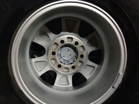 ขายแม๊กวีโก้พร้อมยาง 265/70/16 ยางปี 2010