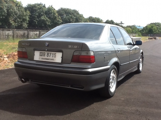 BMW 318IA เกียร์ออโต้ รถสวยพร้อมใช้ BMW 318IA เกียร์ออโต้ รถสวยพร้อมใช้