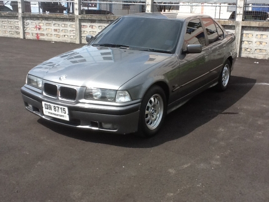 BMW 318IA เกียร์ออโต้ รถสวยพร้อมใช้
