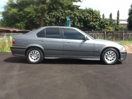 BMW 318IA เกียร์ออโต้ รถสวยพร้อมใช้ BMW 318IA เกียร์ออโต้ รถสวยพร้อมใช้