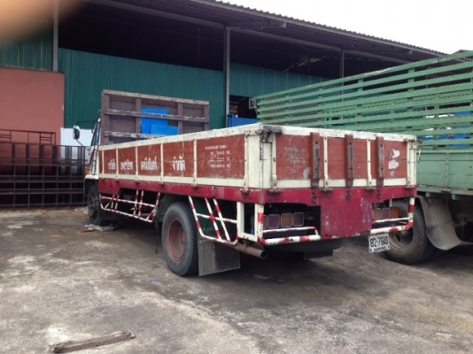 ขาย รถบรรทุก 6 ล้อ isuzu
