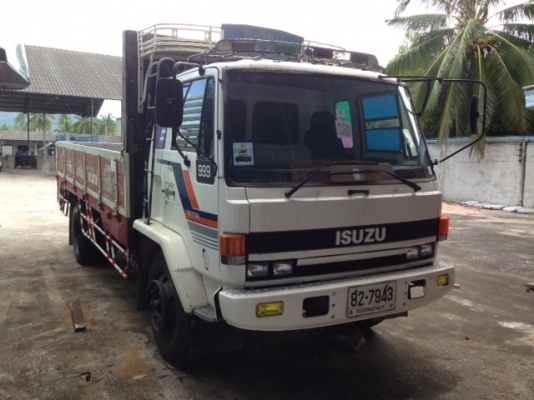 ขาย รถบรรทุก 6 ล้อ isuzu