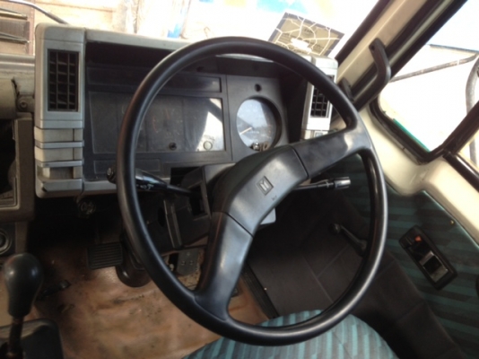 ขาย รถบรรทุก 6 ล้อ isuzu