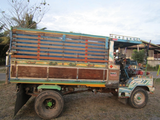 รถอีแต๋นสวยครับพร้อมลุยครับ