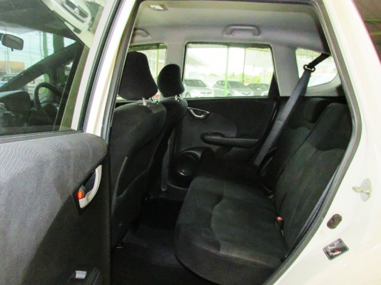 HONDA JAZZ i-VTEC 1.5 AT ปี 2010 HONDA JAZZ i-VTEC 1.5 AT ปี 2010