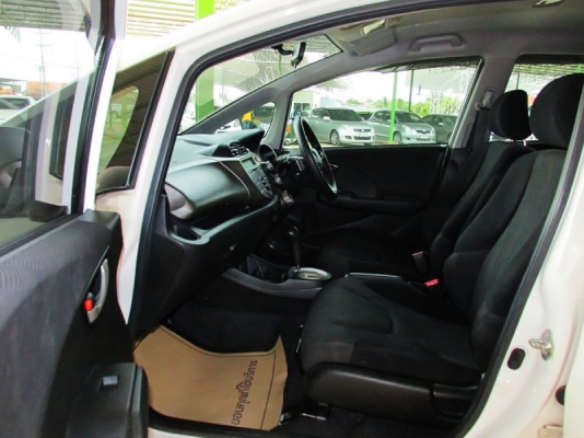 HONDA JAZZ i-VTEC 1.5 AT ปี 2010 HONDA JAZZ i-VTEC 1.5 AT ปี 2010