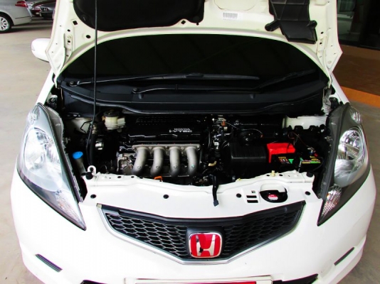 HONDA JAZZ i-VTEC 1.5 AT ปี 2010 HONDA JAZZ i-VTEC 1.5 AT ปี 2010