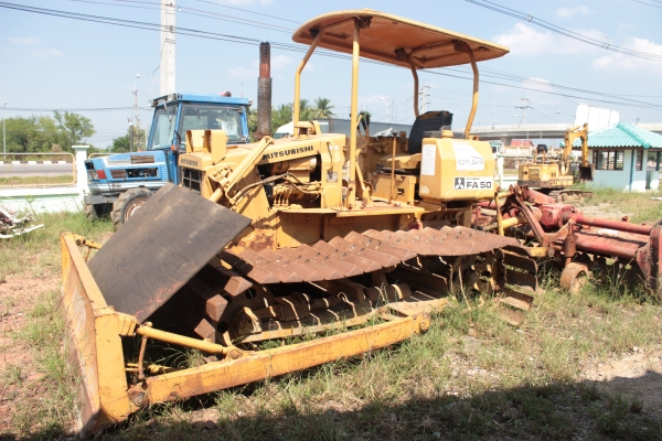 ขายรถแทรกเตอร์ ดันดิน MITSUBISHI:FA 50 โรตารี่พร้อมด้วยครับ ราคา 400,000บาท ขายรถแทรกเตอร์ ดันดิน MITSUBISHI:FA 50 โรตารี่พร้อมด้วยครับ ราคา 400,000บาท