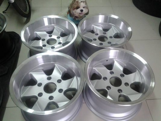 ก้านบิด 15x8.5 Et-20 5 รู114 ราคา8500บาท