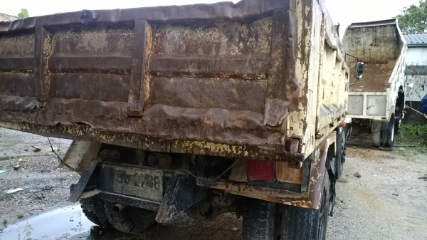 6ล้อดั้ม ยาง9.00 2คัน HINO KL300และISUZU 175 แรง ขาย7.8 แสน...