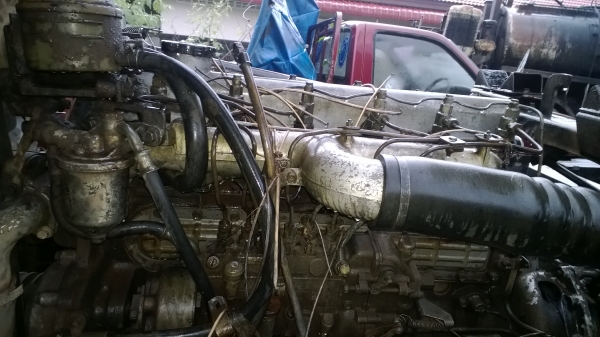 6ล้อดั้ม ยาง9.00 2คัน HINO KL300และISUZU 175 แรง ขาย7.8 แสน...