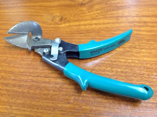 ขายกรรไกรตัดโลหะ ตัดซ้าย ตัดขวา ตัวละ