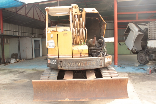 ขายแบคโฮ YANMAR B5X เครื่องดีเซลล์4สูบ ราคา 310,000บาท