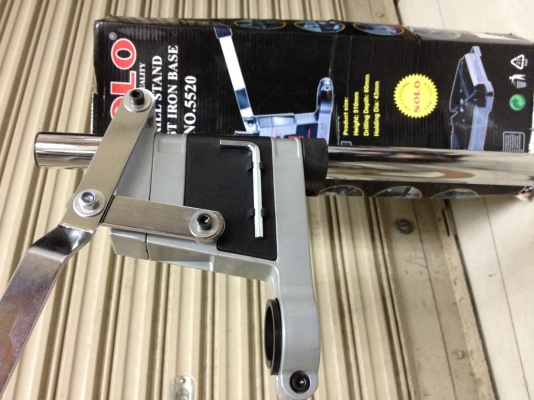 แท่นจับสว่าน SOLO No.5520