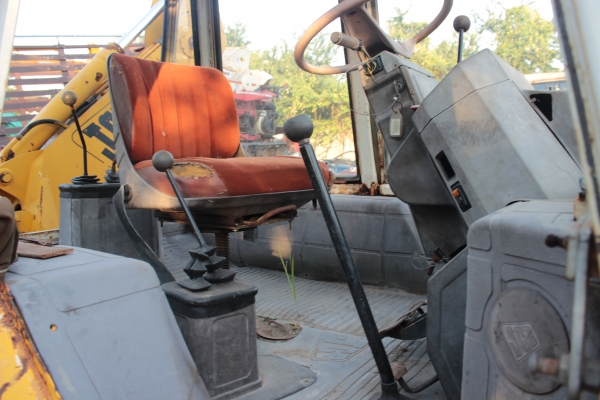 ขายรถหน้าตัก หลังขุด  JCB: 3CX 1เพลา  ราคา 430,000 บาท