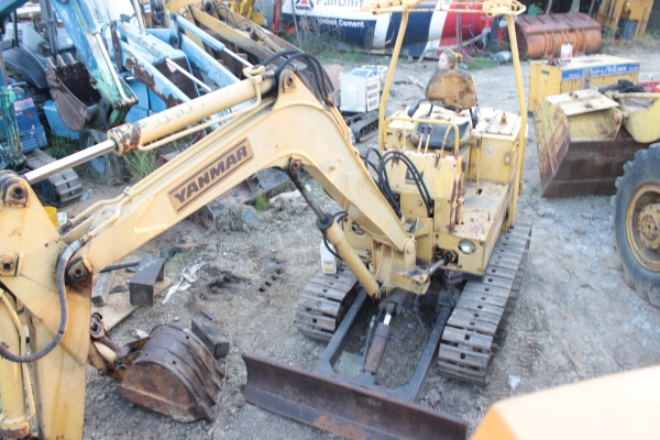 ขายแบคโฮ YANMAR YB 25-L  3สูบ ราคา 180,000 บาท