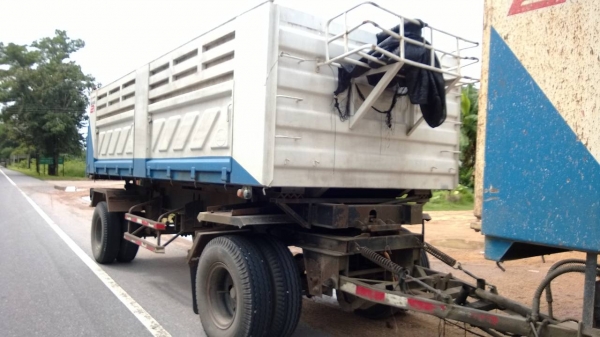 ขายลูกพ่วงดั๊มพ์สามมิตร 2 เพลา ปี 51 สภาพพร้อมใช้งาน