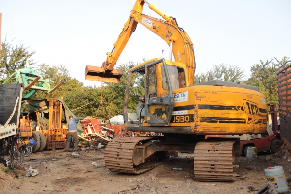 ขายแบคโฮ PC130 JCB: CS130 เครื่อง ISUZU ราคา 1,250,000 บาท ซีเรียล 758062 เลขเครื่องยนต์ 4BG1-112816