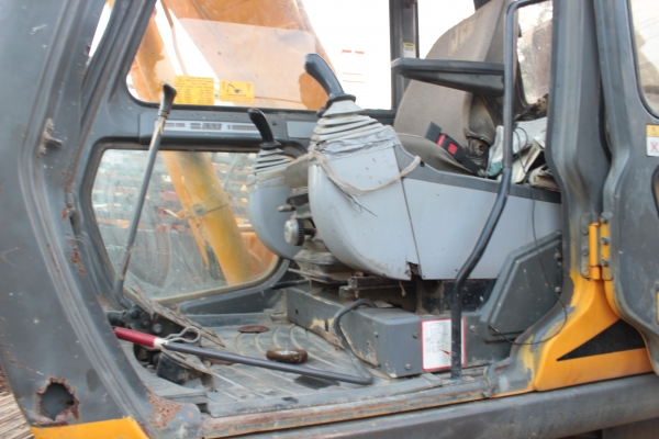 ขายแบคโฮ PC130 JCB: CS130 เครื่อง ISUZU ราคา 1,250,000 บาท ซีเรียล 758062 เลขเครื่องยนต์ 4BG1-112816