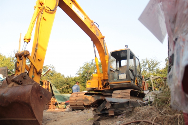 ขายแบคโฮ PC130 JCB: CS130 เครื่อง ISUZU ราคา 1,250,000 บาท ซีเรียล 758062 เลขเครื่องยนต์ 4BG1-112816