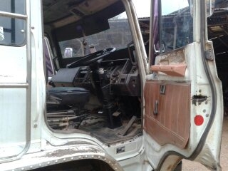 ขายสิบล้อเทเลอร์รถแบ็คโฮ HINO เครื่องเดิม เกียร์เดิม หัวเก๋งเดิมบาง ขึ้น 200 ได้