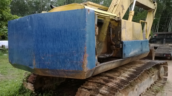 PC200-3 คอนโทนสั้น สีไม่สวย ;วางเครื่อง ISUZU รถทำงานดี ขาย...เลิกกิจการ 4.5แสน