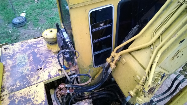 PC200-3 คอนโทนสั้น สีไม่สวย ;วางเครื่อง ISUZU รถทำงานดี ขาย...เลิกกิจการ 4.5แสน