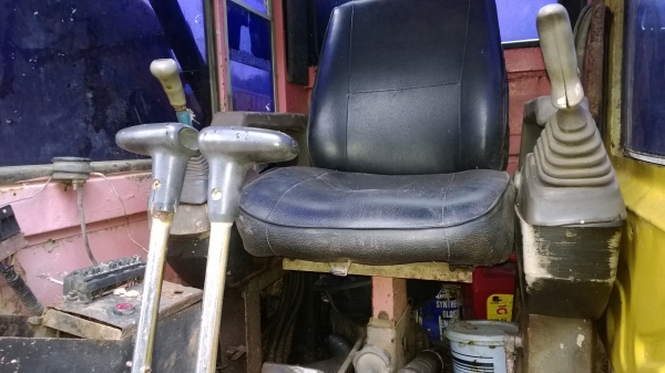 PC200-3 คอนโทนสั้น สีไม่สวย ;วางเครื่อง ISUZU รถทำงานดี ขาย...เลิกกิจการ 4.5แสน